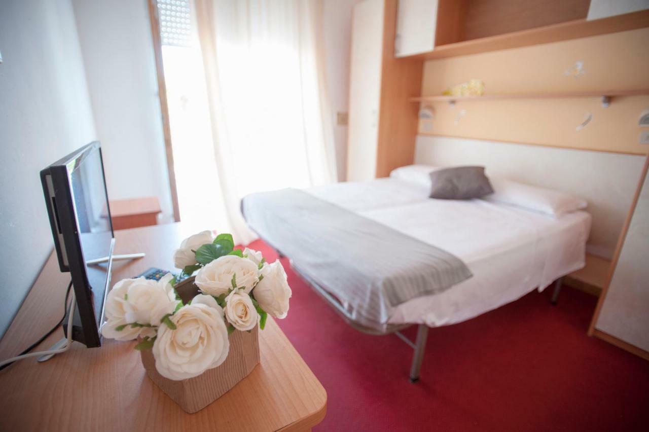 Villa Silvie Rose Cesenatico Exterior foto